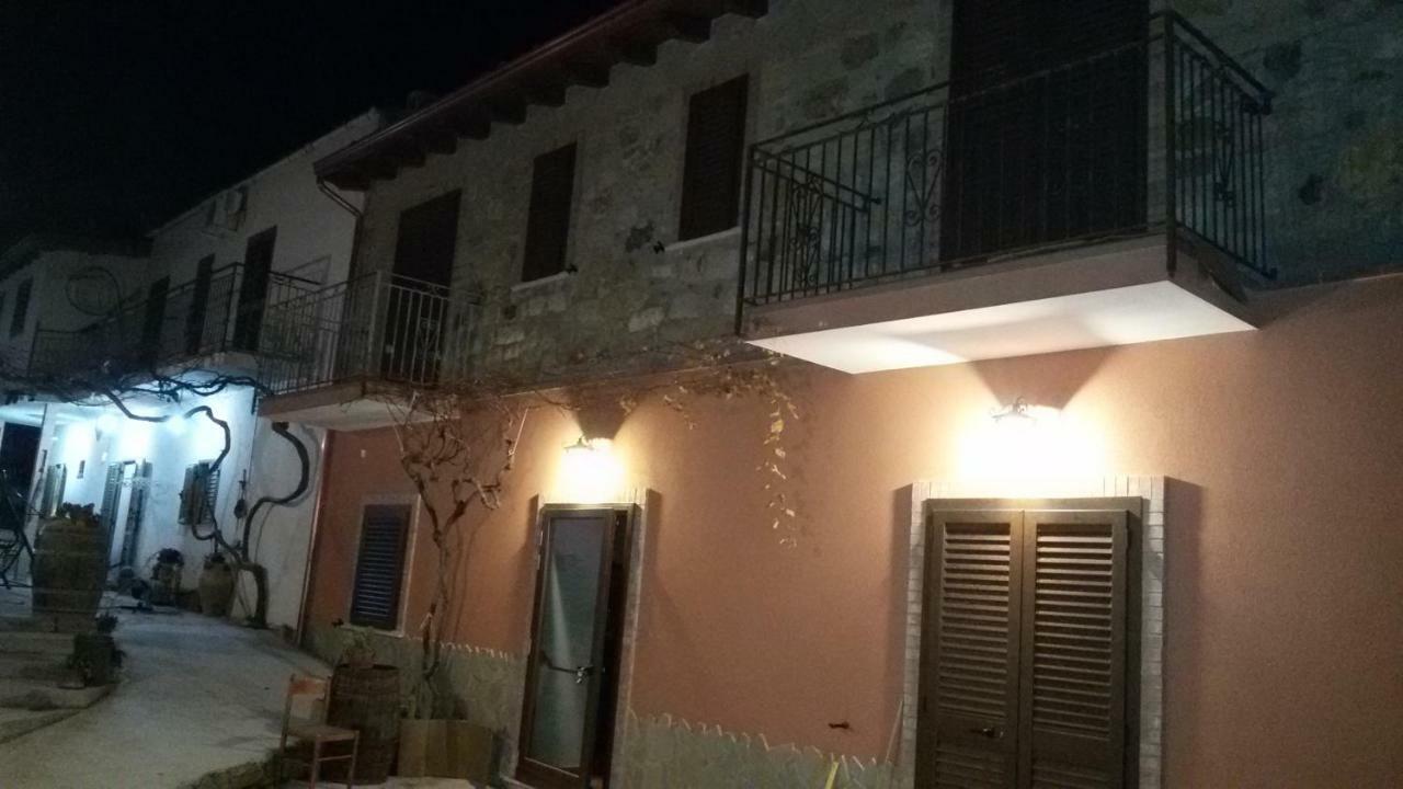 Agriturismo La Stragola Nicosia Luaran gambar