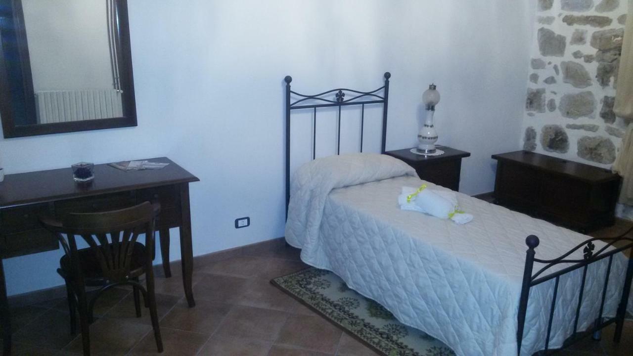 Agriturismo La Stragola Nicosia Luaran gambar